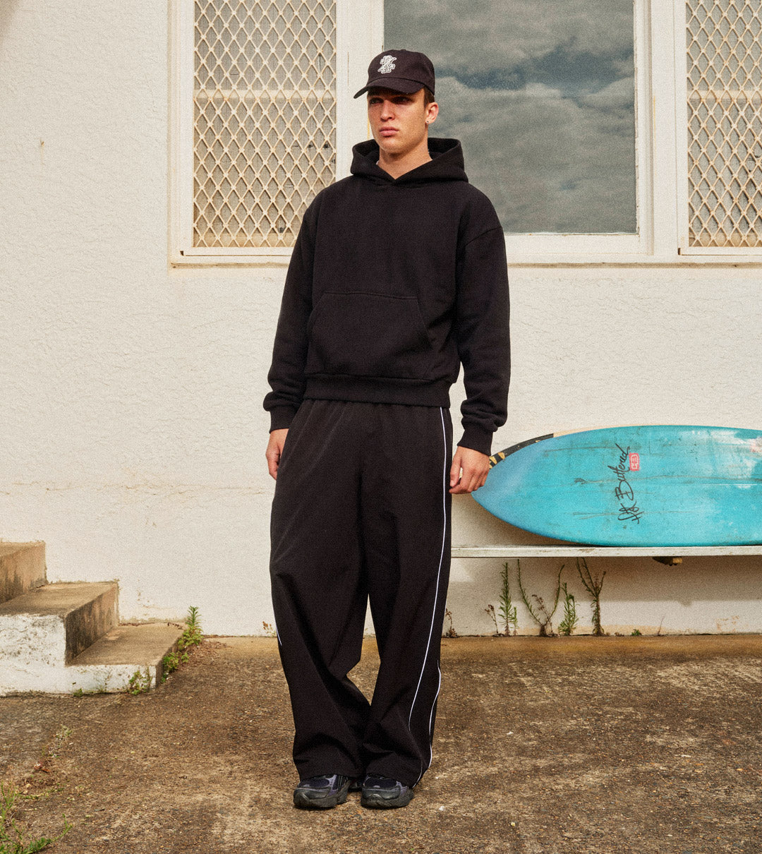 Box Crop Hood Black