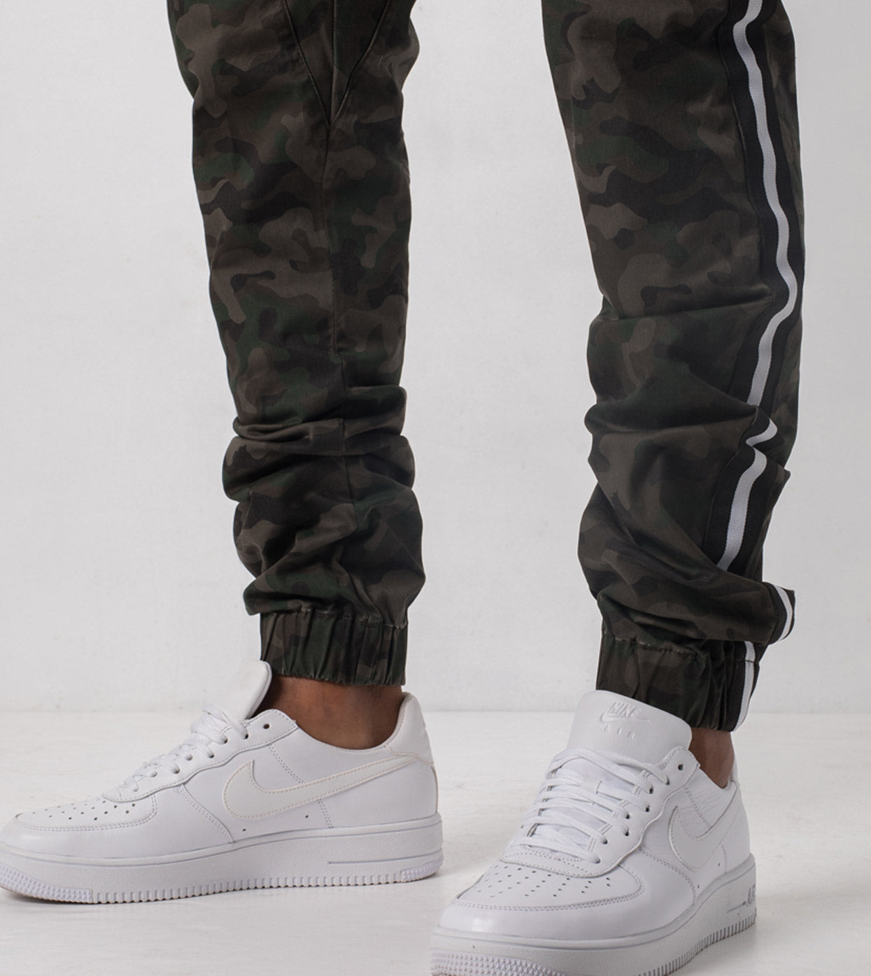 Sideline Sureshot Lightweight Jogger Dark Camo